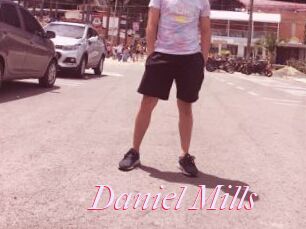 Daniel_Mills