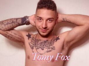 Tomy_Fox